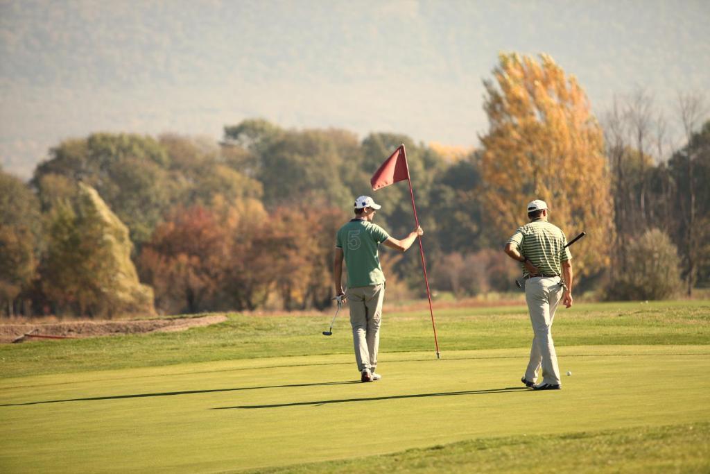 Old Golf מלון